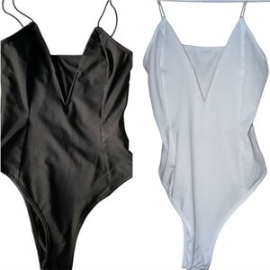 SHEIN 2 Pack Bundle Black🖤 & White🤍 V-Neck Bodysuit (Petite XS)